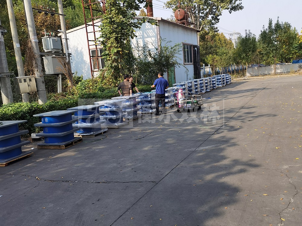 港珠澳减隔震支座